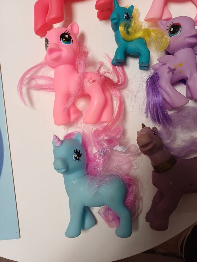 Juguetes poni y unicornio