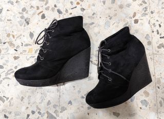 Botines cuña altos
