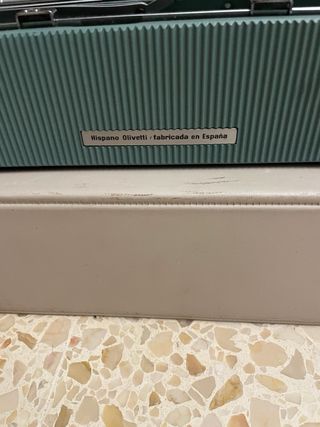 Maquina de escribir OLIVETTI