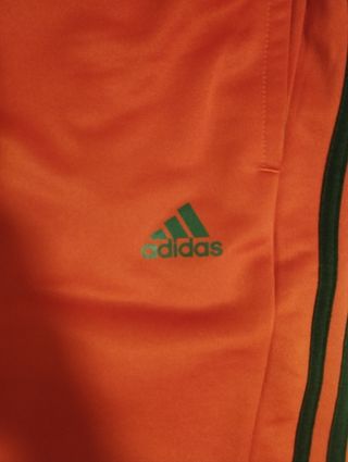 Chándal adidas original color negra y rojo talla M