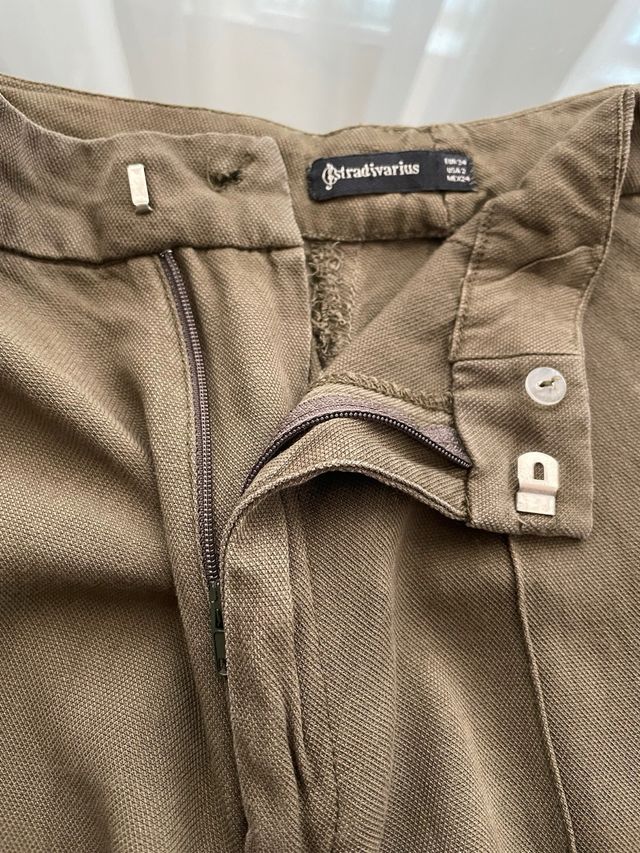 Pantalón de traje verde caqui