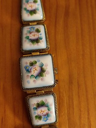 Reloj pulsera Yaika, Chaika