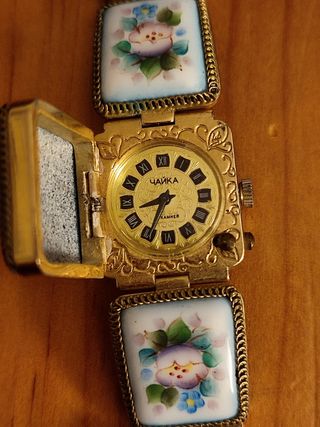 Reloj pulsera Yaika, Chaika