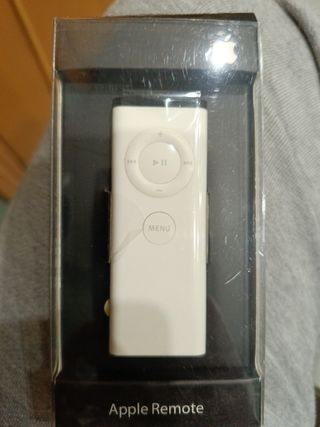 Apple remote antiguo