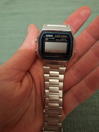 RELOJ CASIO PLATEADO! Buenas condiciones.