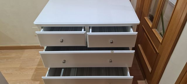 Comoda de 4 cajones 87x76