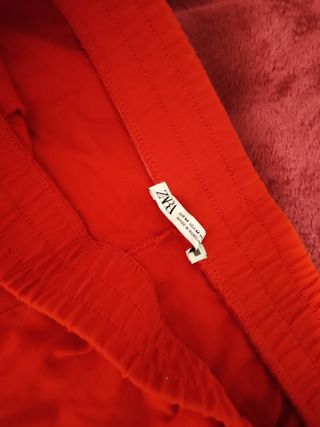 PANTALÓN ROJO DE ZARA
