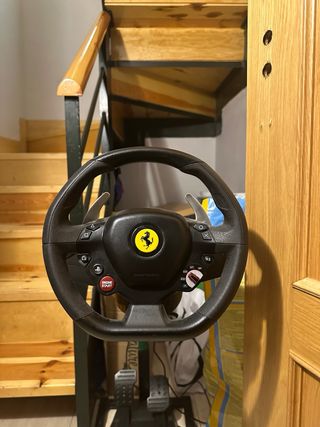 Volante y base F1 23