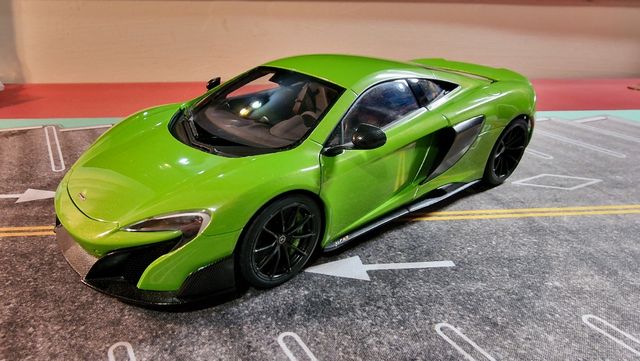 Autoart McLaren 675LT