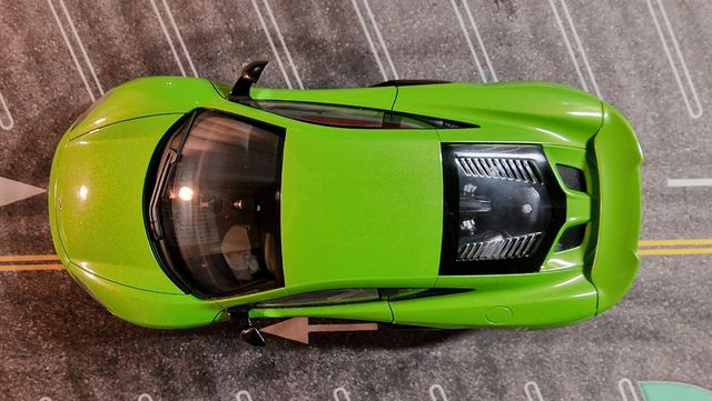 Autoart McLaren 675LT