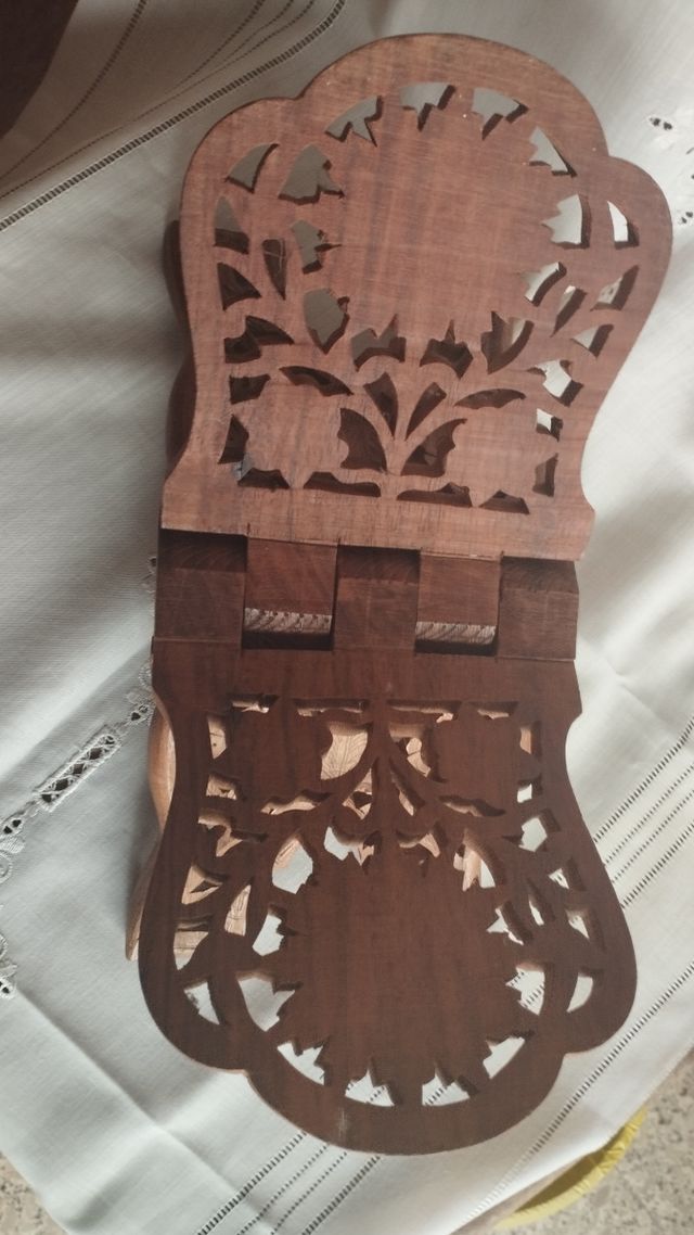 SOPORTE PARA LIBROS-ARTESANIA MADERA