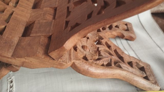 SOPORTE PARA LIBROS-ARTESANIA MADERA