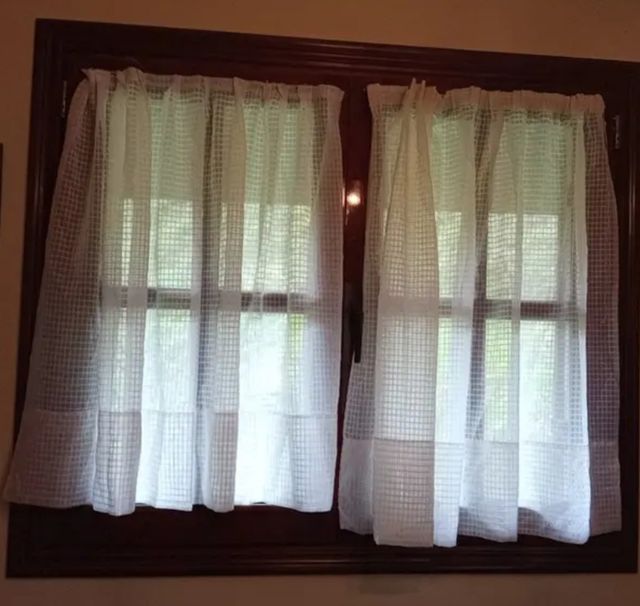 *Cortinas y*Cenefa para cortina y *Anillas madera.