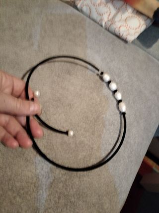 Gargantilla con perlas