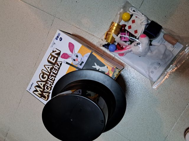 Juego magia en la chistera