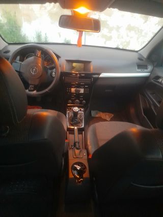 Opel Astra 2010