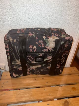 Bolsa de mano macuto Pull and Bear