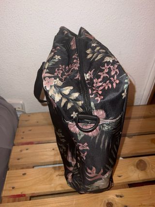 Bolsa de mano macuto Pull and Bear