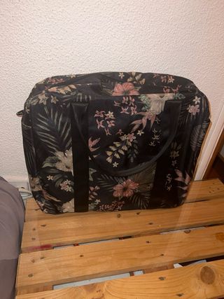 Bolsa de mano macuto Pull and Bear
