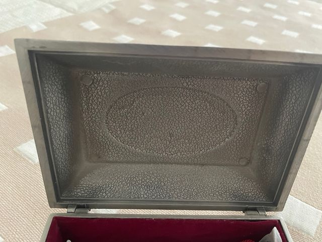 Bellissimo portagioie in argento o argento