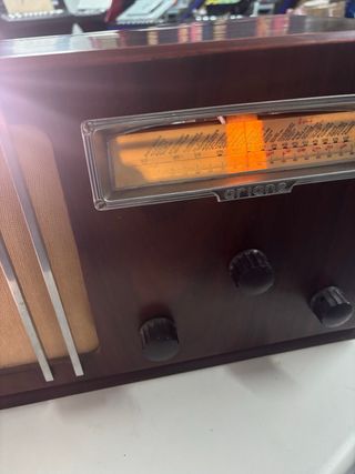 Radio antigua de valvulas ARIANE 