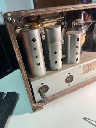 Radio antigua de valvulas ARIANE 
