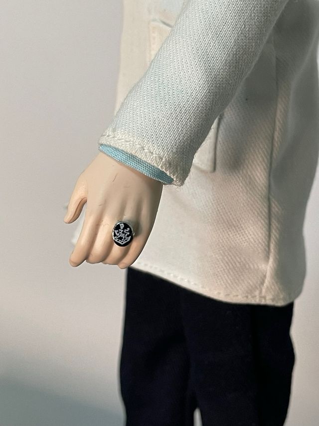 Action figure semi-articolata