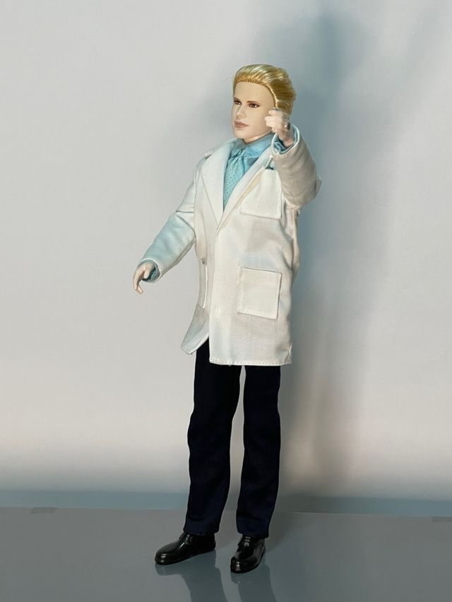 Action figure semi-articolata