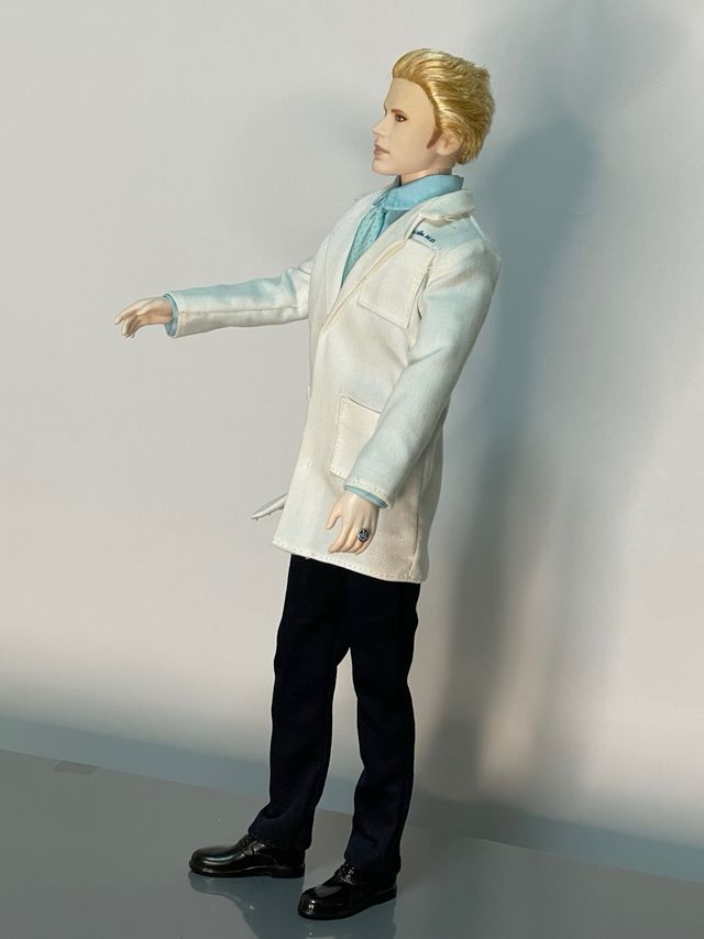 Action figure semi-articolata