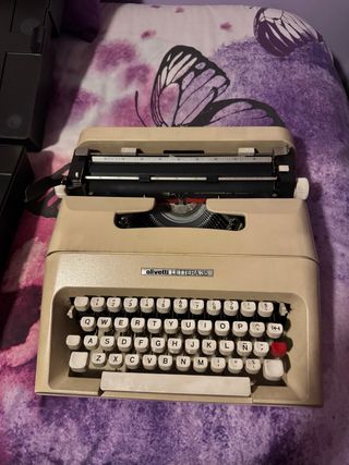 Máquina de Escribir Olivetti Lettera 35