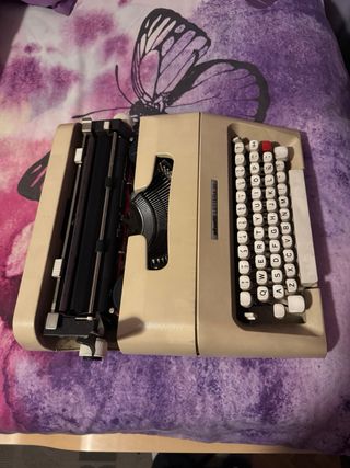 Máquina de Escribir Olivetti Lettera 35