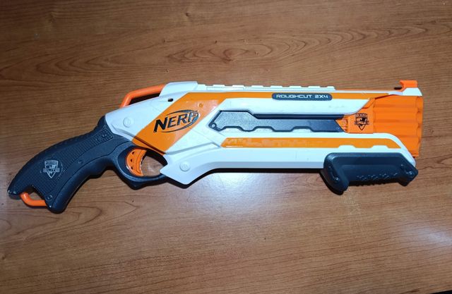 pistola giocattolo Nerf rough cute 2x4