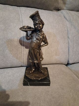 Figura bronce