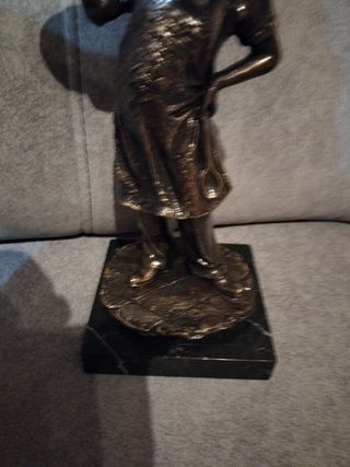 Figura bronce