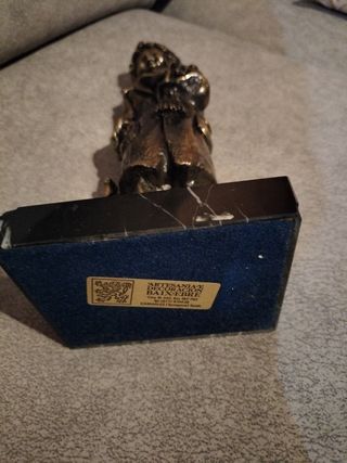 Figura bronce 