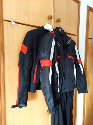 Mono cordura con 2 chaquetas invierno y verano