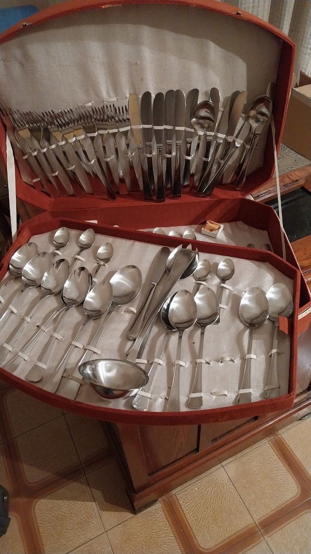 Set di posate vintage in acciaio