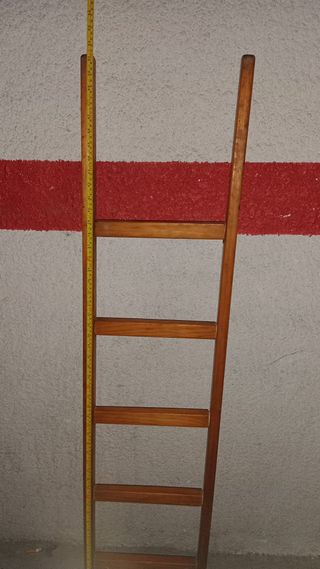ESCALERA MADERA AUTOCARAVANA. 