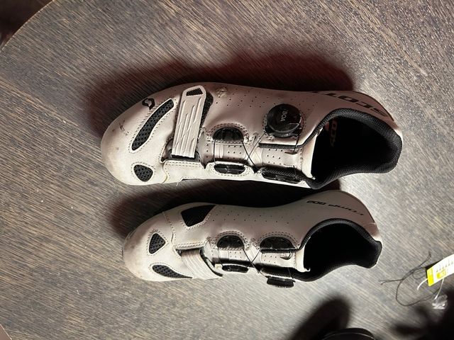 Calas Scott Talla 41