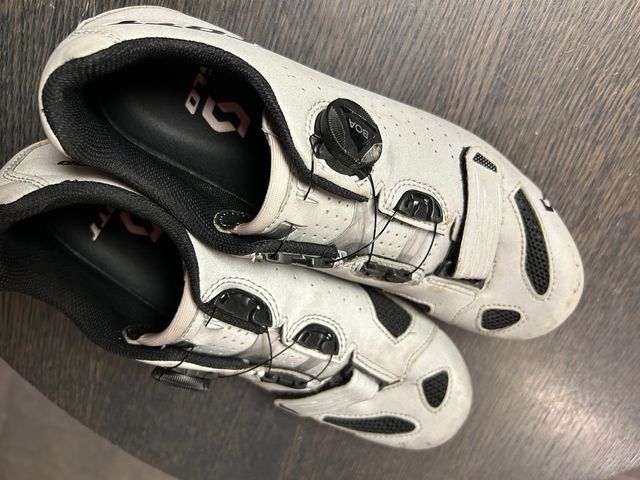 Calas Scott Talla 41