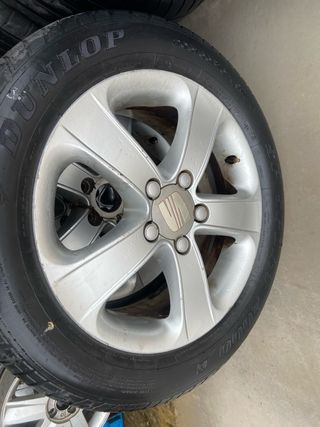 Llantas de seat alhambra y valen pa leon