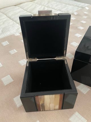 Dos joyeros o cajas de madera y nacar