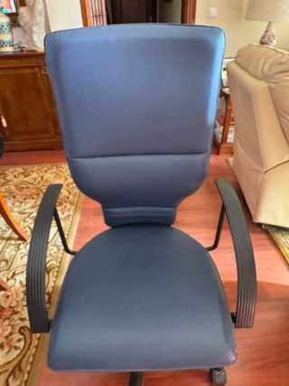 SILLON GIRATORIO DE PIEL SINTETICA  RESPALDO ALTO