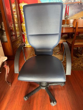SILLON GIRATORIO DE PIEL SINTETICA  RESPALDO ALTO