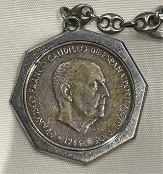 Llavero de plata con moneda 100 pesetas 1966
