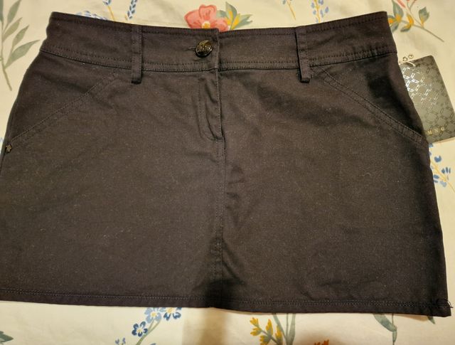 Minifalda vaquera negra Mango, talla 38