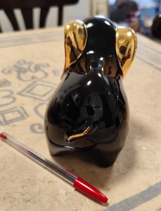 Elefante con baño de oro