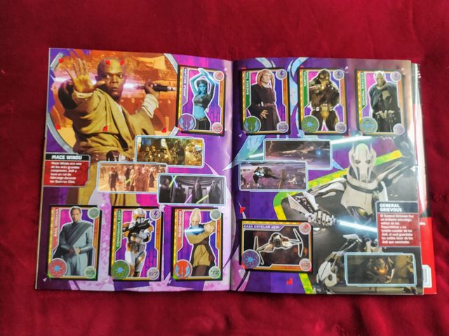 2 ÁLBUMES COMPLETOS DE CARTAS STAR WARS