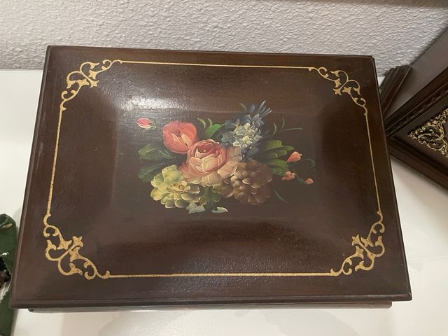 Grande portagioie o scatola per toeletta o biglietti dipinti