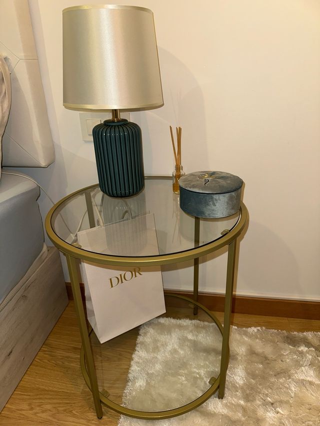 Mesita auxiliar de cristal marco dorado